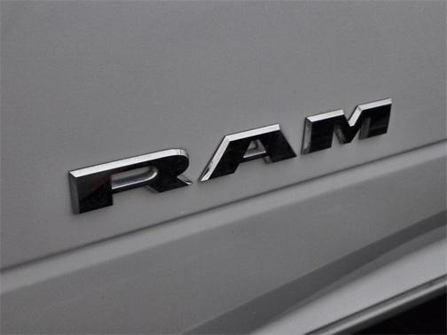 2021 RAM 3500 Tradesman Crew Cab 4x4 8' Box