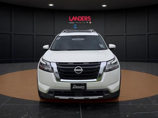 Pearl White Tricoat 2023 Nissan Pathfinder Platinum FWD