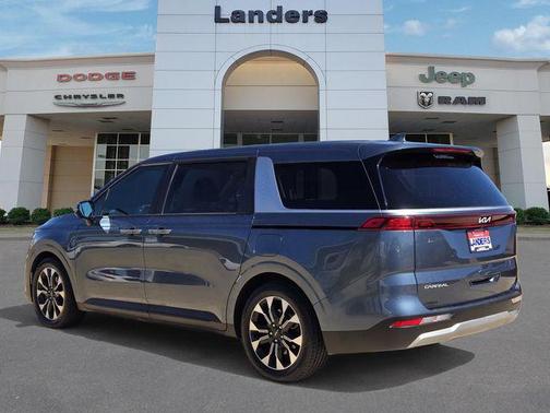 2024 Kia Carnival EX