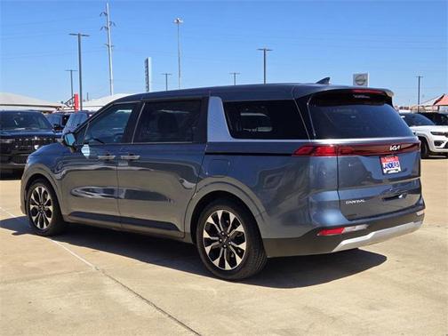 2024 Kia Carnival EX