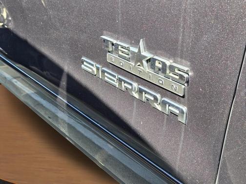Iridium Metallic 2014 GMC Sierra 1500 SLE