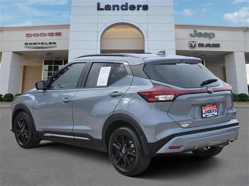 2023 Nissan Kicks SR
