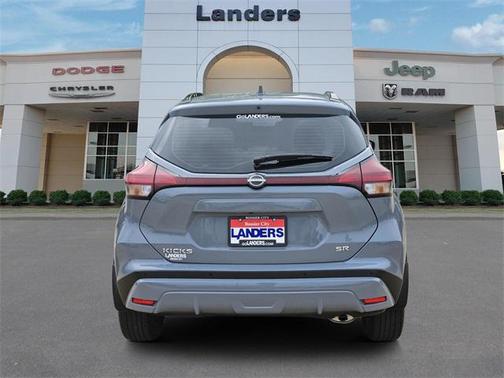 2023 Nissan Kicks SR