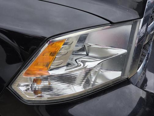 Diamond Black Crystal Pearlcoat 2020 RAM 1500 Tradesman