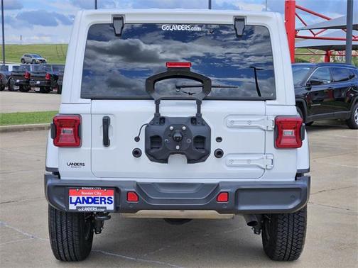 2024 Jeep Wrangler 4-Door Sahara 4x4