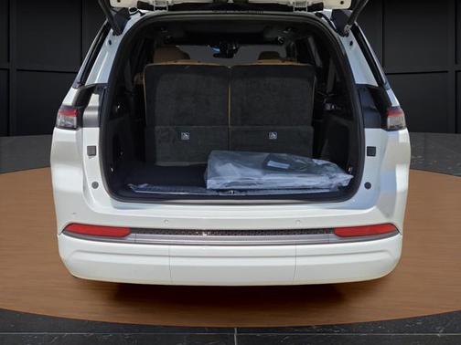 Bright White Clearcoat 2026 Jeep Grand Cherokee L Summit