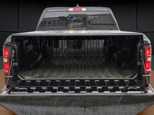 Diamond Black Crystal Pearlcoat 2026 RAM 1500 Big Horn/Lone Star