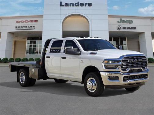 2026 RAM 2500 Tradesman Crew Cab 4x2 8' Box