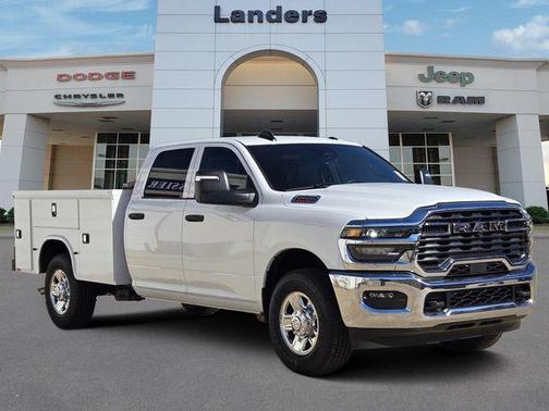 2026 RAM 2500 Tradesman Crew Cab 4x2 8' Box