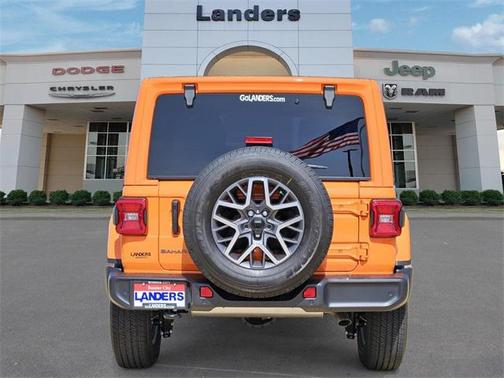 2025 Jeep Wrangler 4-Door Sahara 4x4