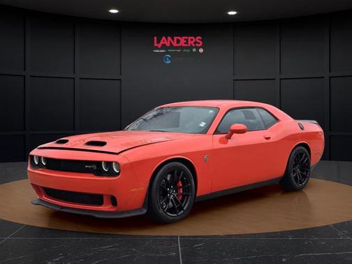 Go Mango 2023 Dodge Challenger SRT Hellcat
