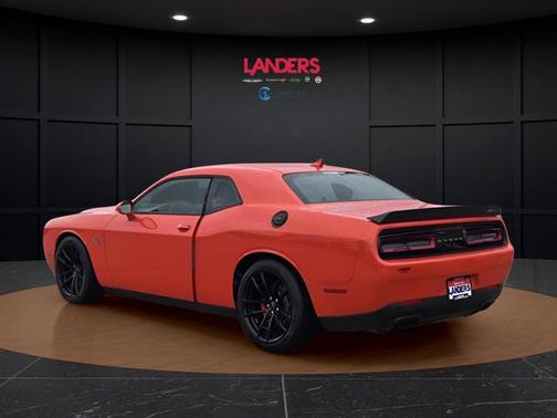 Go Mango 2023 Dodge Challenger SRT Hellcat