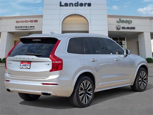 2020 Volvo XC90 T6 Momentum
