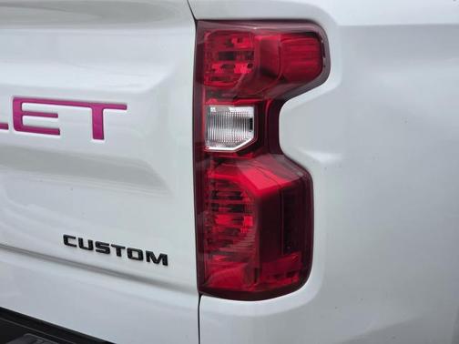 Summit White 2023 Chevrolet Silverado 1500 Custom