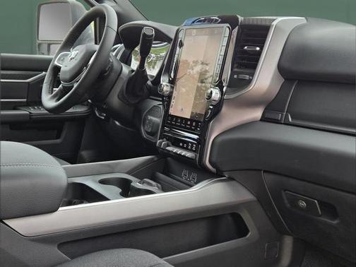 Ceramic Gray Clearcoat 2026 RAM 3500 Big Horn Crew Cab 4x4 8' Box