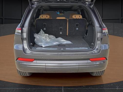 baltic gray metallic clearcoat 2026 Jeep Grand Cherokee Summit