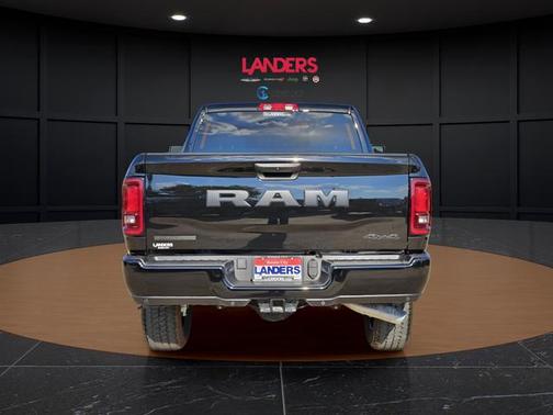 Diamond Black Crystal Pearlcoat 2026 RAM 2500 Big Horn