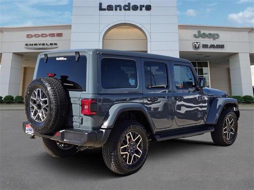 2026 Jeep Wrangler 4-Door Sahara 4x4