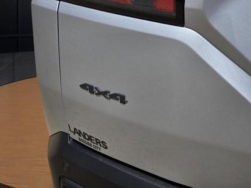 Silver Zynith Clearcoat 2026 Jeep Cherokee Laredo 4x4