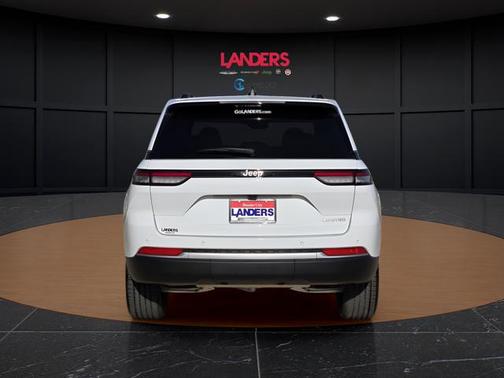 bright white clearcoat 2026 Jeep Grand Cherokee Limited