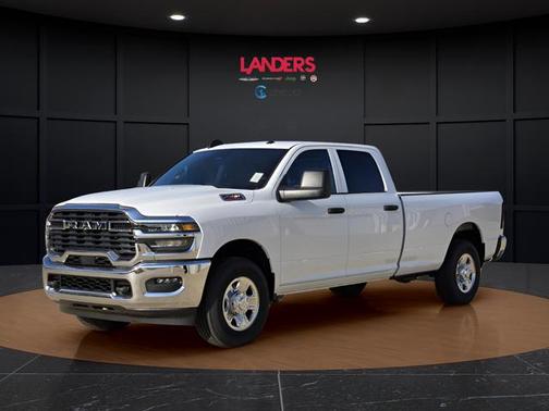 2026 RAM 2500 Tradesman Crew Cab 4x2 8' Box
