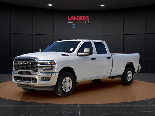 2026 RAM 2500 Tradesman Crew Cab 4x2 8' Box