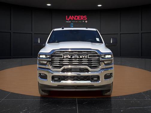 2026 RAM 2500 Tradesman Crew Cab 4x2 8' Box