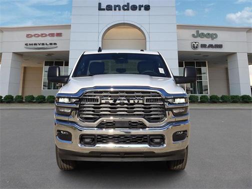 2026 RAM 2500 Tradesman Crew Cab 4x2 8' Box