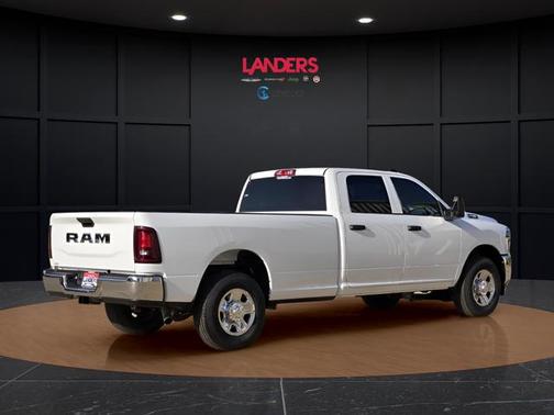 2026 RAM 2500 Tradesman Crew Cab 4x2 8' Box