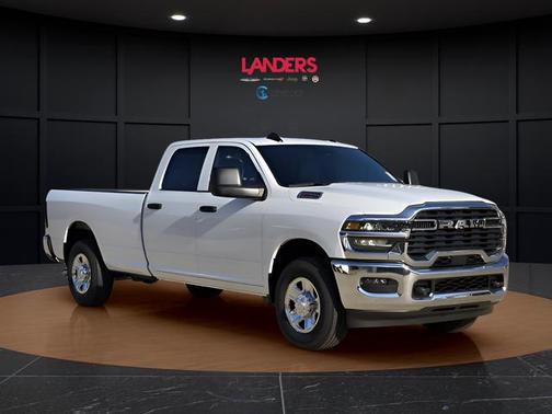 2026 RAM 2500 Tradesman Crew Cab 4x2 8' Box