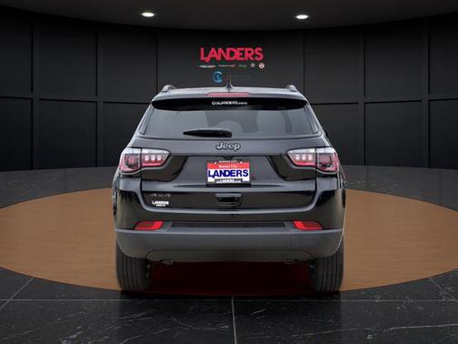 Diamond Black Crystal Pearlcoat 2026 Jeep Compass Latitude