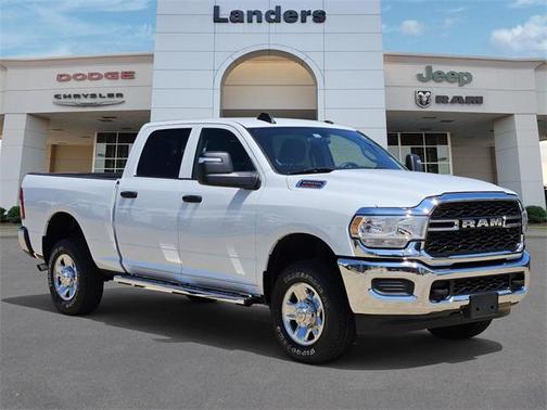 2024 RAM 2500 Tradesman Crew Cab 4x4 6'4' Box