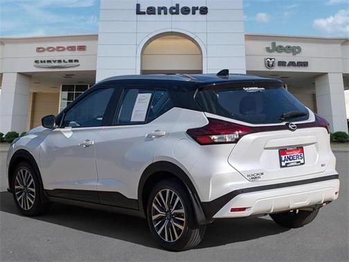 2022 Nissan Kicks SV