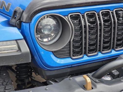 Hydro Blue Pearlcoat 2024 Jeep Wrangler Rubicon 392