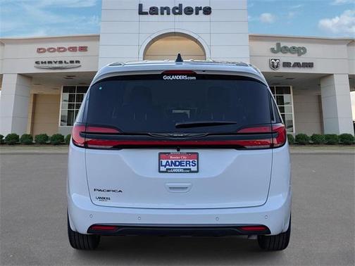 2026 Chrysler Pacifica L