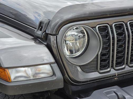 Granite Crystal Metallic Clearcoat 2025 Jeep Gladiator Nighthawk
