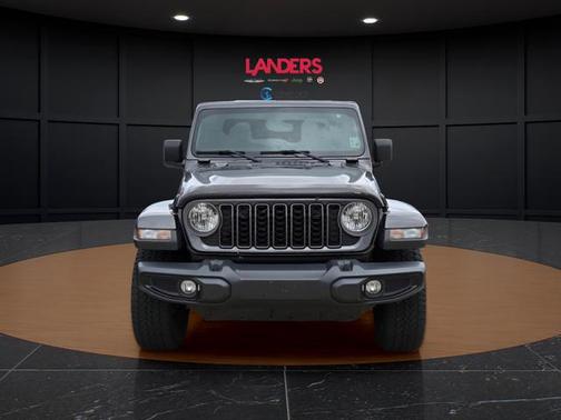 Granite Crystal Metallic Clearcoat 2025 Jeep Gladiator Nighthawk