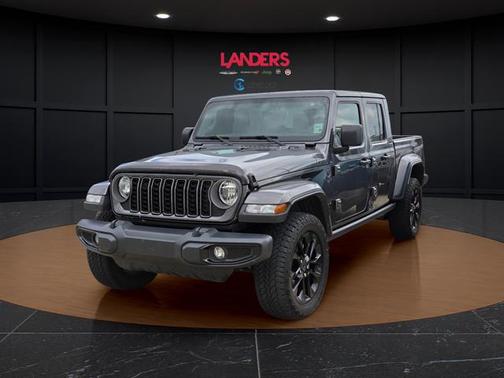 Granite Crystal Metallic Clearcoat 2025 Jeep Gladiator Nighthawk