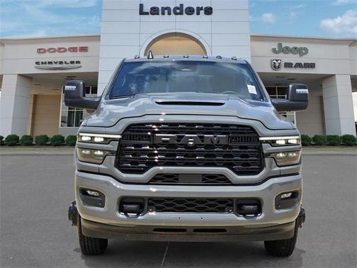 2025 RAM 3500 Limited Crew Cab 4x4 8' Box