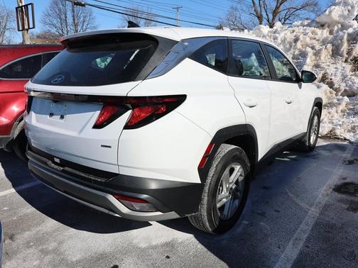 2025 Hyundai TUCSON SE