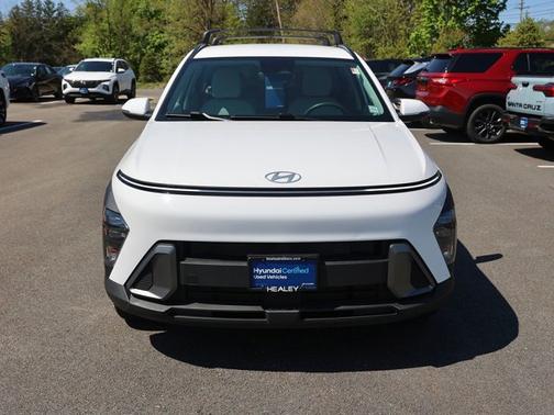 White 2024 Hyundai KONA SEL