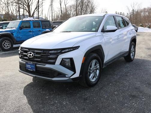 2025 Hyundai TUCSON SE