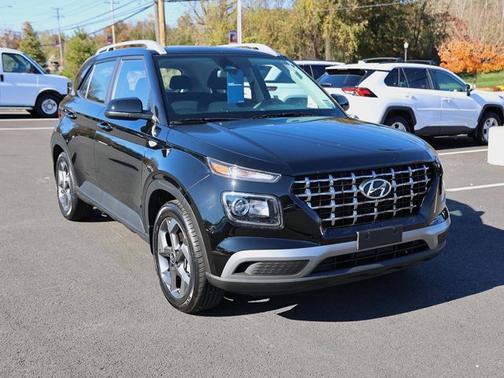 2024 Hyundai VENUE SEL