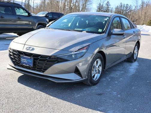 2023 Hyundai ELANTRA SE