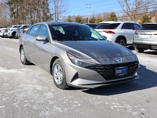 2023 Hyundai ELANTRA SE