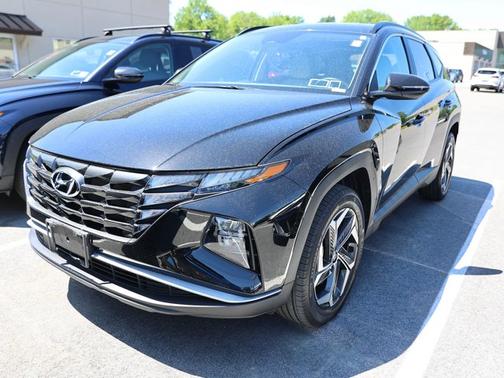 Black 2023 Hyundai TUCSON SEL