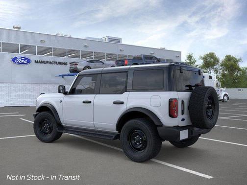 Oxford White 2026 Ford Bronco Outer Banks