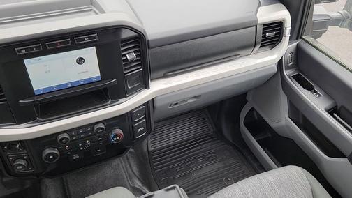 Oxford White 2023 Ford F-350 XLT