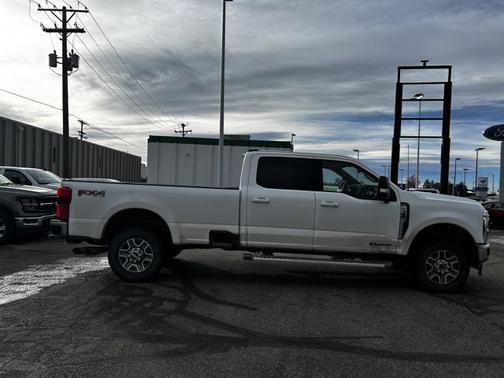 2024 Ford F-350 LARIAT SUPER DUTY
