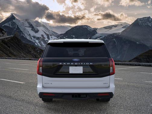 Space Silver Metallic 2026 Ford Expedition Max Active 4x4
